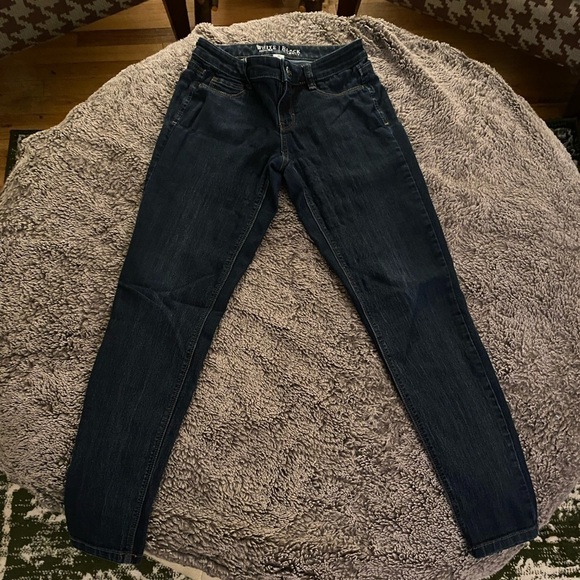 WHITE HOUSE BLACK MARKET Women’s High Rise Jeanie Legging - Picture 13 of 16